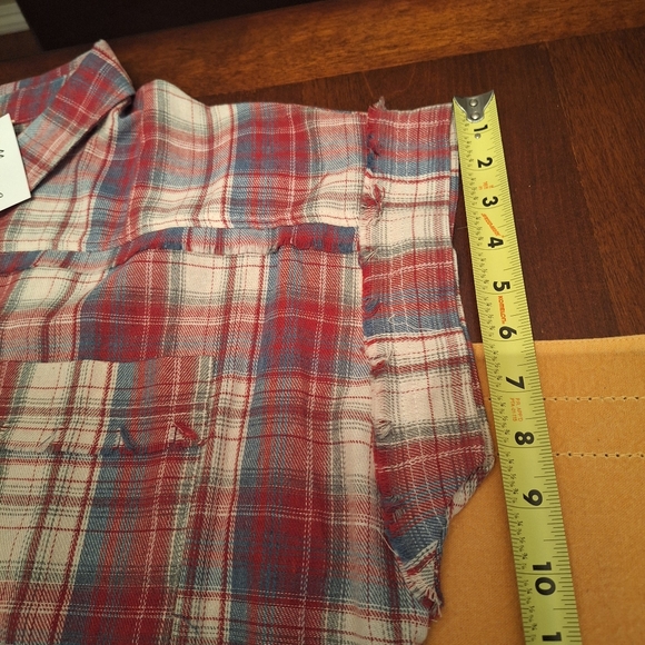 NWT Easel flannel distressed fringe asymmetrical Soft Red White Blue Size M - Picture 16 of 16
